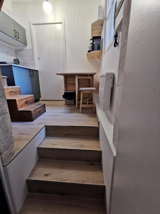 Studio En Duplex Dans Un Hotel Particulier Caen Esterno foto