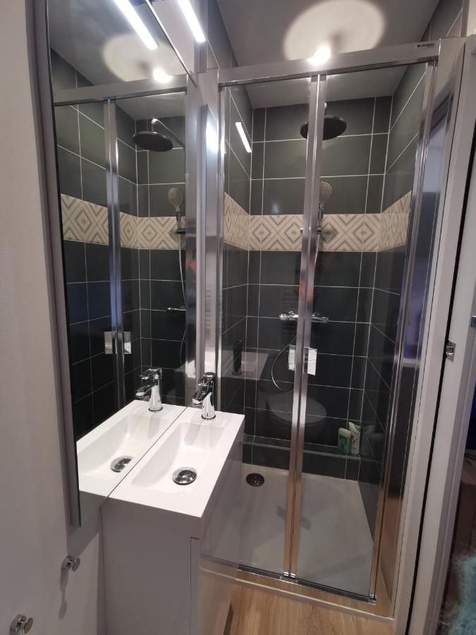 Studio En Duplex Dans Un Hotel Particulier Caen Esterno foto